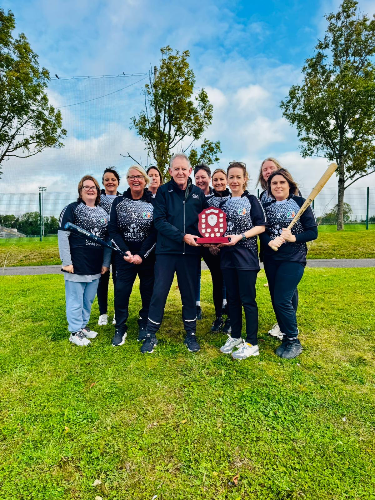 Munster Rounders Cup crowd
